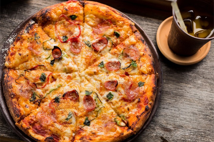 Pizza keju tipis makanan terenak di dunia dapua amavie
