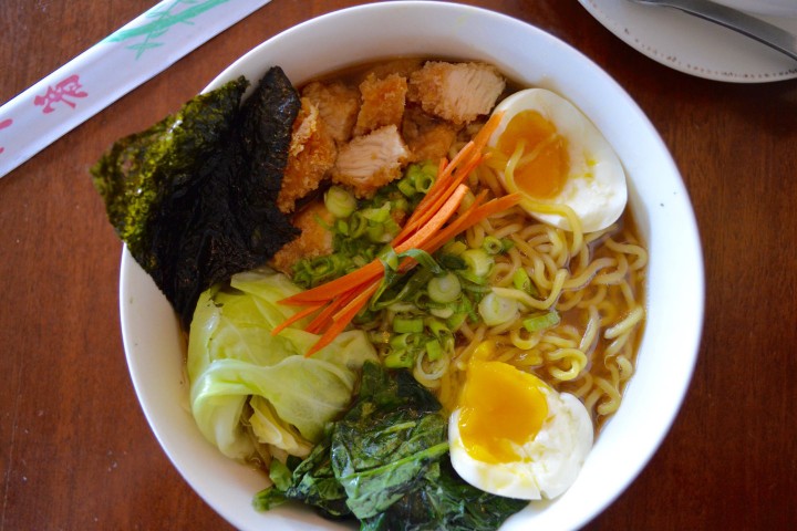 Semangkuk ramen siap saji makanan terenak di dunia dapua amavie